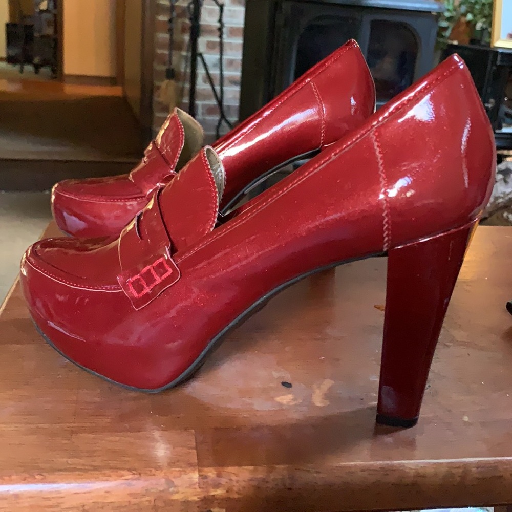 Me Too . Penny loafer with style. Beautiful vibrant Burgundy platform heels